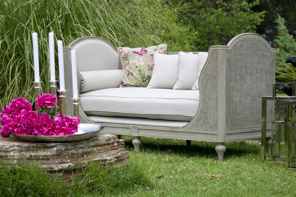 En hagespisestue kan ha sofa eller stoler