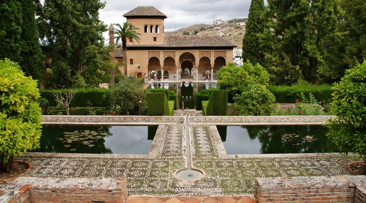 Alhambra Gardens ligger i Granada