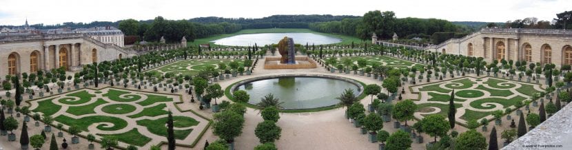Panoramautsikt over hagene i Versailles