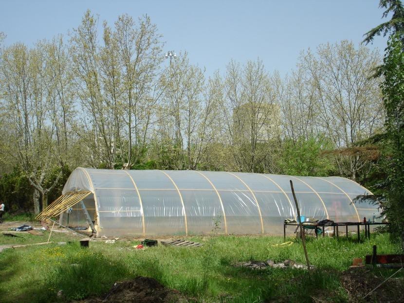 Hjemmelaget drivhus for grønnsakshager